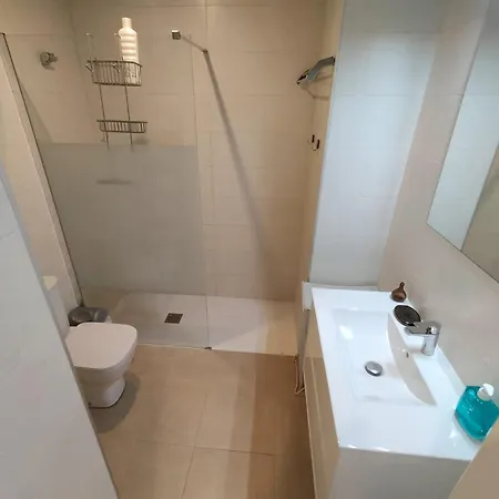 Luz Y Confort Con Garaje Daire *