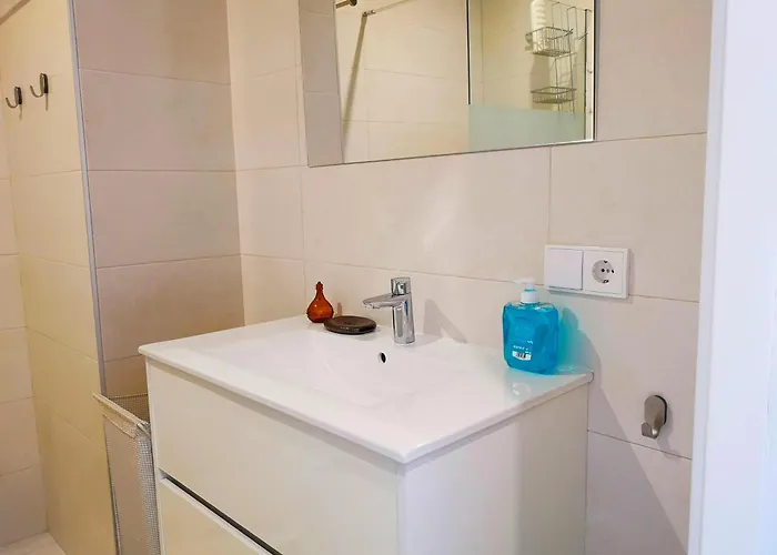 Luz Y Confort Con Garaje Apartman